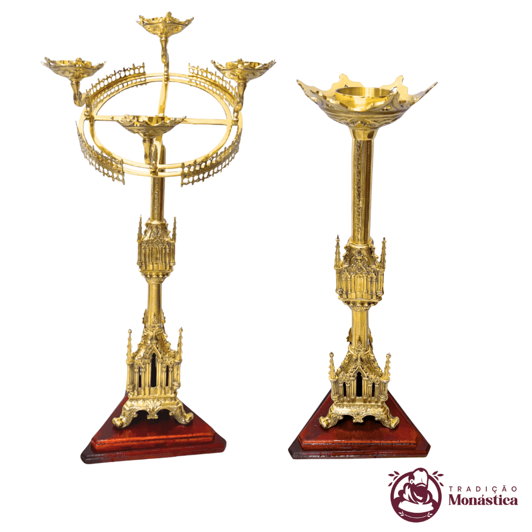 Castiçal 2 em 1 Gótico Coroa do Advento e Círio Pequeno Castiçal 2 em 1 Gótico Coroa do Advento e Círio Pequeno